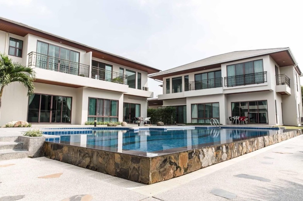 For RentHouseLadkrabang, Suwannaphum Airport : Luxury single house 12bedroom for rent