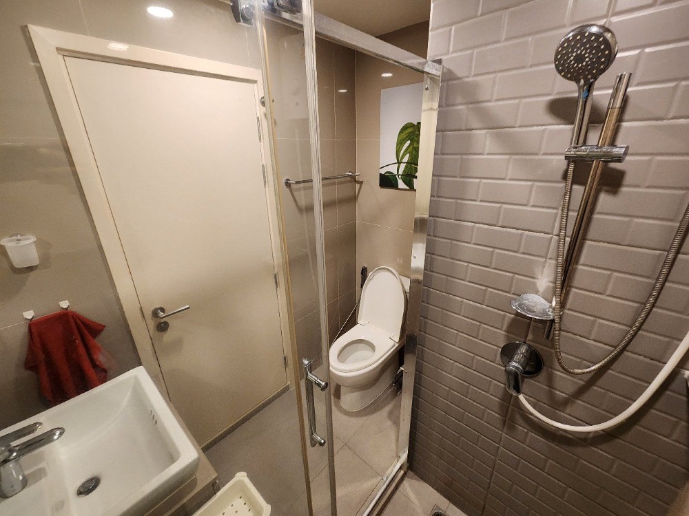 ให้เช่าคอนโดปิ่นเกล้า จรัญสนิทวงศ์ : สถานะตามภาพปก**ห้องว่างแล้วนะครับผม มีเครื่องซักผ้า สภาพใหม่มาก** ให้เช่าคอนโด The Tree Charan 30 (เดอะทรี จรัญ 30) เครื่องใช้ไฟฟ้าครบ SN494.29