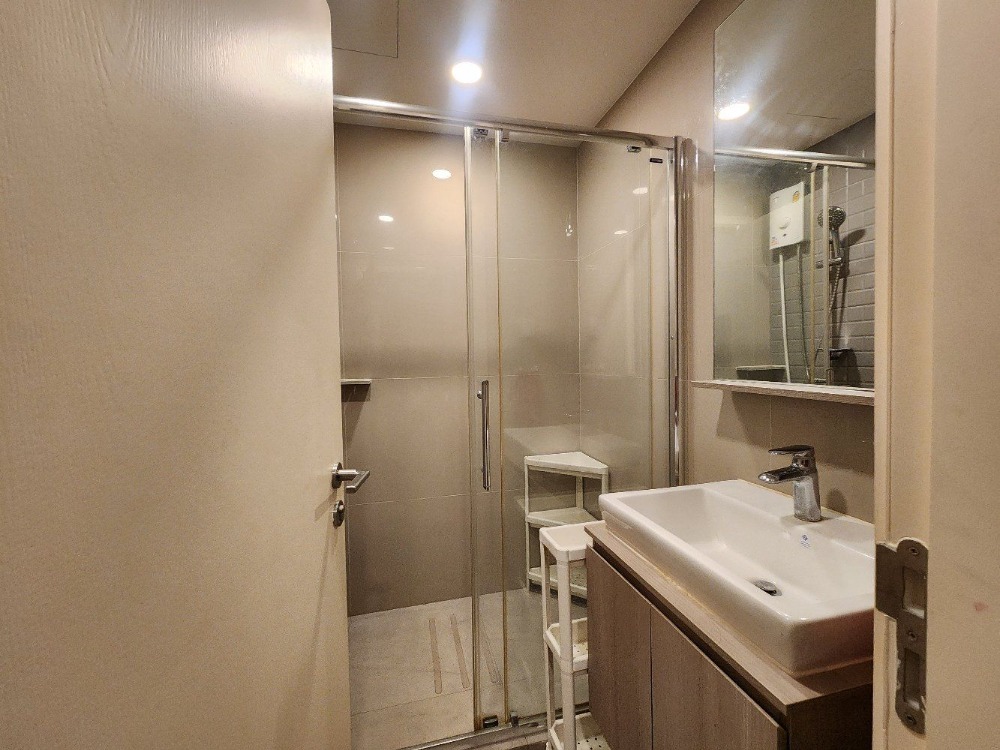 ให้เช่าคอนโดปิ่นเกล้า จรัญสนิทวงศ์ : สถานะตามภาพปก**ห้องว่างแล้วนะครับผม มีเครื่องซักผ้า สภาพใหม่มาก** ให้เช่าคอนโด The Tree Charan 30 (เดอะทรี จรัญ 30) เครื่องใช้ไฟฟ้าครบ SN494.29