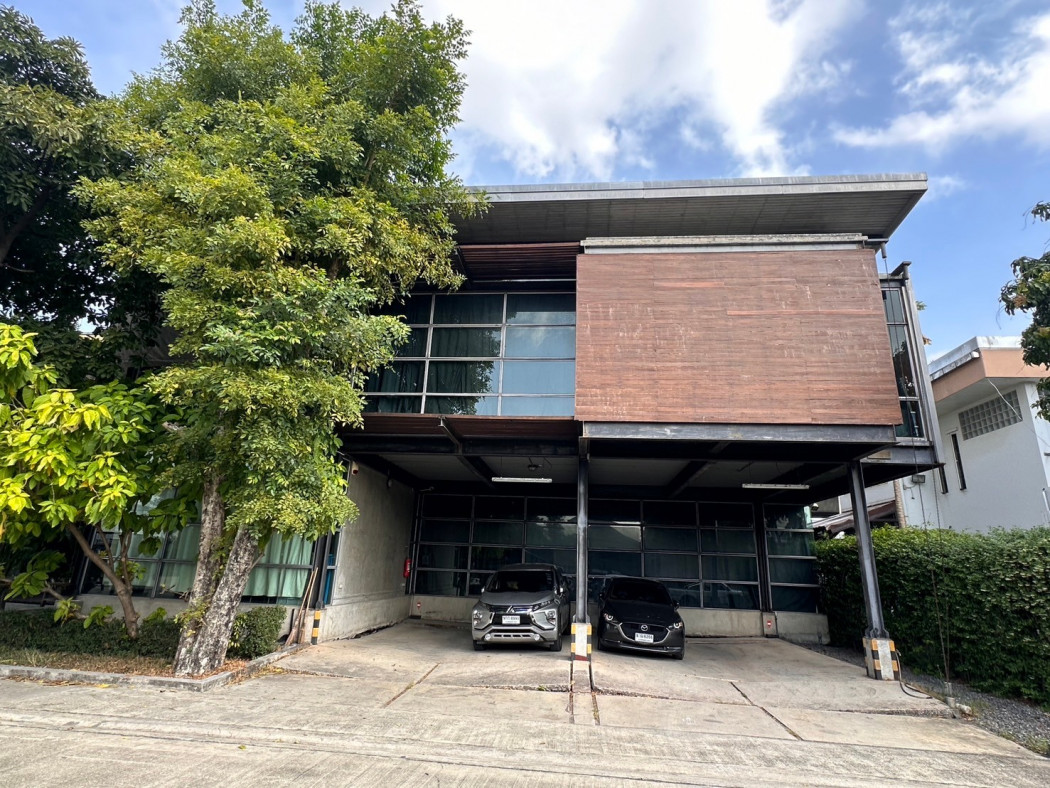 ขายสำนักงานพัฒนาการ ศรีนครินทร์ : ขาย ออฟฟิศ โครงสร้างเหล็กสไตล์  Industrial Loft อาคารสํานักงาน พระราม 9 800 ตรม 175 ตรว สวย