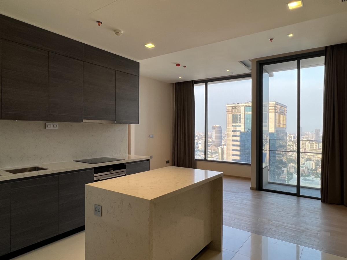 For SaleCondoSukhumvit, Asoke, Thonglor : 07/03/2026, Excellent location! 2-bedroom condo The Esse Asoke near BTS/MRT AsokeSize 75.5 sqm. Price 19.5 million with luxurious amenities!