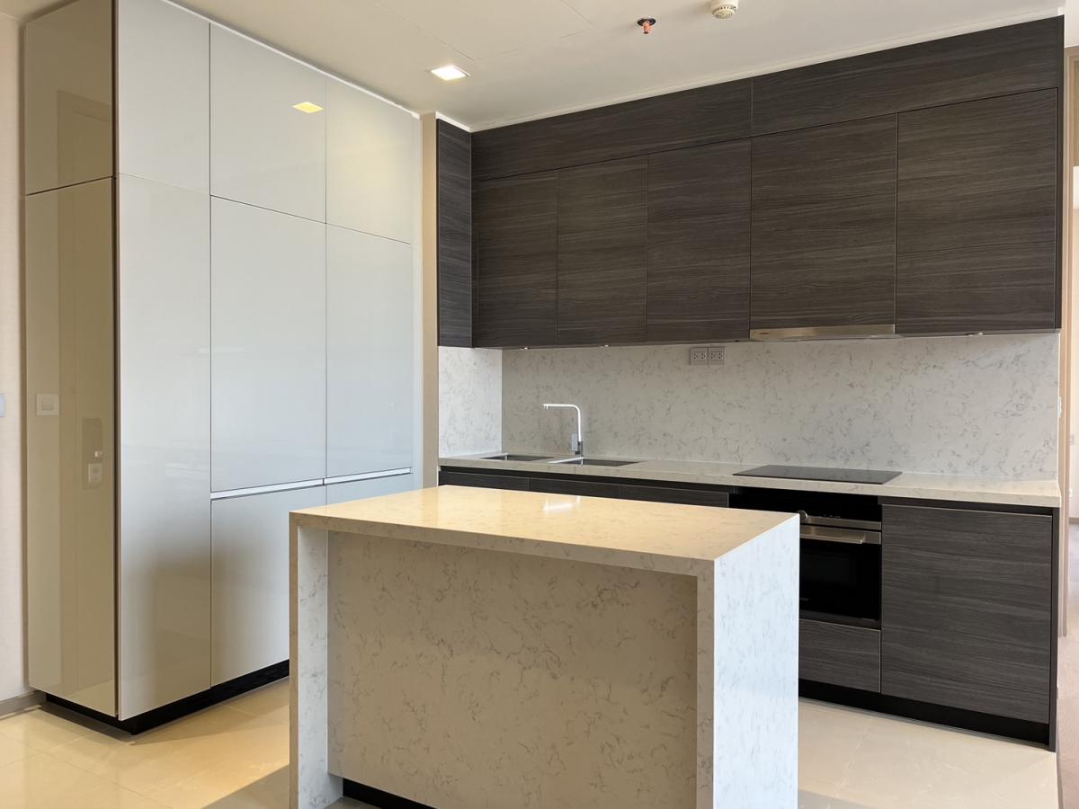 For SaleCondoSukhumvit, Asoke, Thonglor : 07/03/2026, Excellent location! 2-bedroom condo The Esse Asoke near BTS/MRT AsokeSize 75.5 sqm. Price 19.5 million with luxurious amenities!