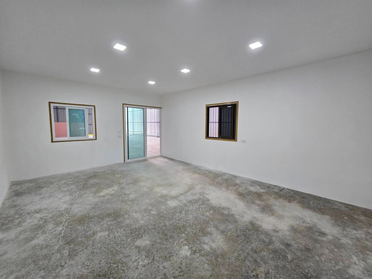 ให้เช่าโกดังพระราม 5 ราชพฤกษ์ บางกรวย : โกดังให้เช่า 110 - 200 ตร.ม. ทำเลดี ราคาถูก ย่านโฮมโปรราชพฤกษ์-วงเวียนพระราม 5 เซนทรัลเวสวิลล์ บางกรวย นนทบุรี