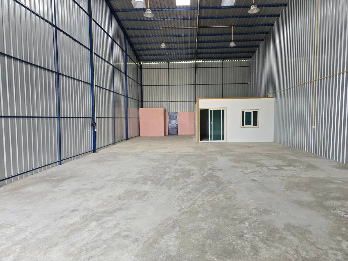 ให้เช่าโกดังพระราม 5 ราชพฤกษ์ บางกรวย : โกดังให้เช่า 110 - 200 ตร.ม. ทำเลดี ราคาถูก ย่านโฮมโปรราชพฤกษ์-วงเวียนพระราม 5 เซนทรัลเวสวิลล์ บางกรวย นนทบุรี