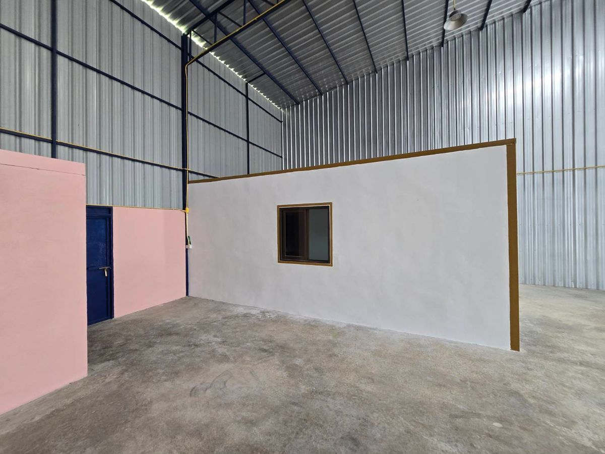 ให้เช่าโกดังพระราม 5 ราชพฤกษ์ บางกรวย : โกดังให้เช่า 110 - 200 ตร.ม. ทำเลดี ราคาถูก ย่านโฮมโปรราชพฤกษ์-วงเวียนพระราม 5 เซนทรัลเวสวิลล์ บางกรวย นนทบุรี