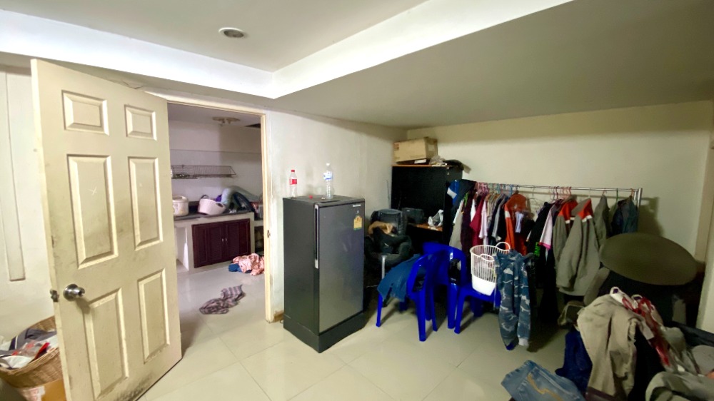 For SaleHouseChaengwatana, Muangthong : For sale semi-detached house, Chaeng Watthana Road, Soi Mu Ban Sahakorn Bin Thai 15, near MRT Muang Thong Thani