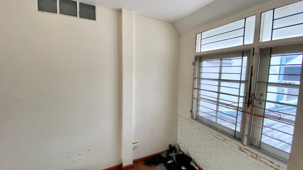 For SaleHouseChaengwatana, Muangthong : For sale semi-detached house, Chaeng Watthana Road, Soi Mu Ban Sahakorn Bin Thai 15, near MRT Muang Thong Thani