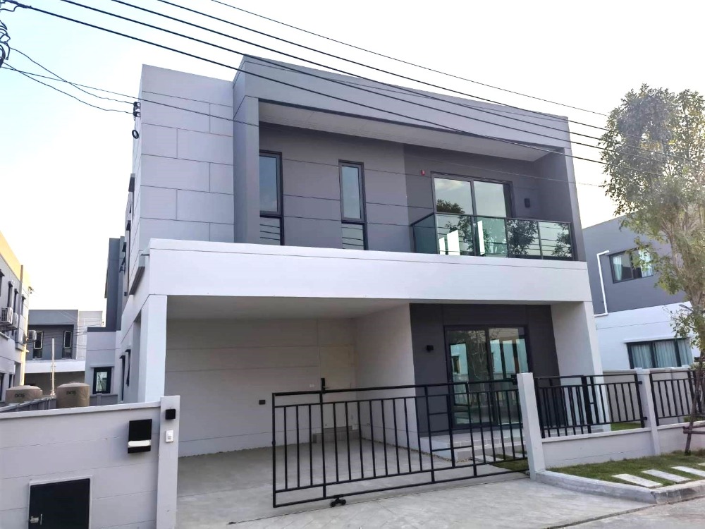 For RentHouseBangna, Bearing, Lasalle : Centro Bangna 🔼Modern style single house project