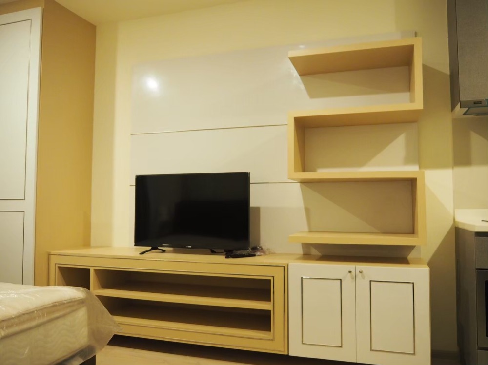 For SaleCondoRatchathewi,Phayathai : Rhythm Rangnam【𝐒𝐄𝐋𝐋】🔥 Condo, studio room, modern style, with built-in furniture, ready to move in!! 🔥 Contact Line ID: @hacondo