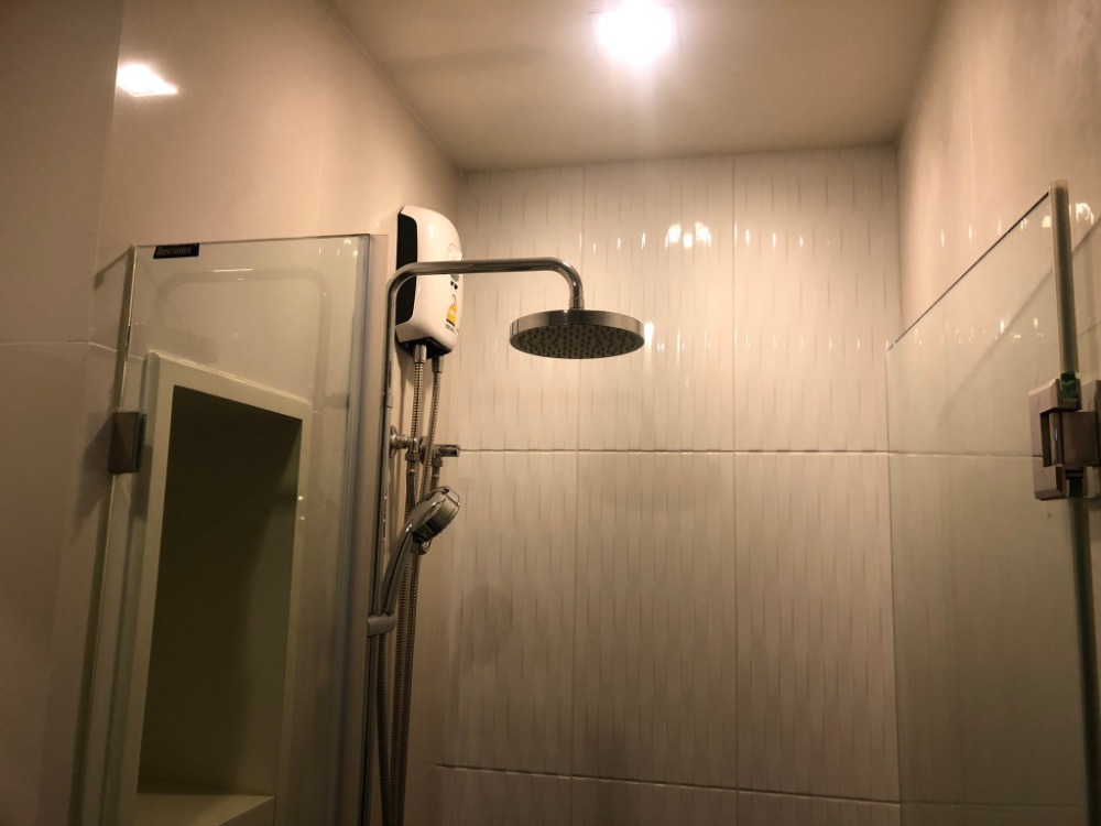 For SaleCondoRatchathewi,Phayathai : Rhythm Rangnam【𝐒𝐄𝐋𝐋】🔥 Easy life in a 1 bedroom condo, fully furnished with all functions, ready to move in!! 🔥 Contact Line ID: @hacondo