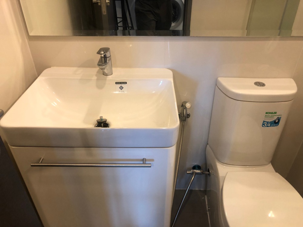 For SaleCondoRatchathewi,Phayathai : Rhythm Rangnam【𝐒𝐄𝐋𝐋】🔥 Easy life in a 1 bedroom condo, fully furnished with all functions, ready to move in!! 🔥 Contact Line ID: @hacondo