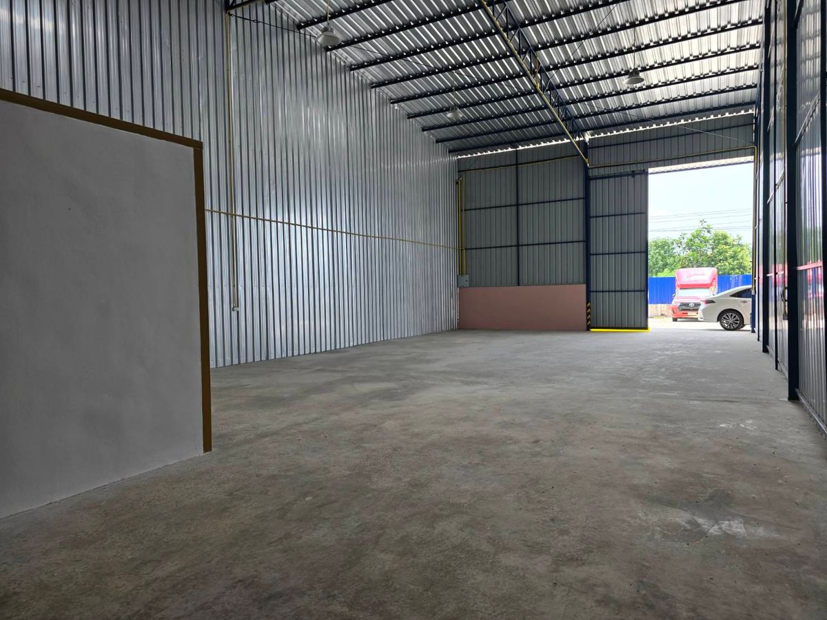 ให้เช่าโกดังพระราม 5 ราชพฤกษ์ บางกรวย : โกดังให้เช่า 110 - 200 ตร.ม. ทำเลดี ราคาถูก ย่านโฮมโปรราชพฤกษ์-วงเวียนพระราม 5 เซนทรัลเวสวิลล์ บางกรวย นนทบุรี