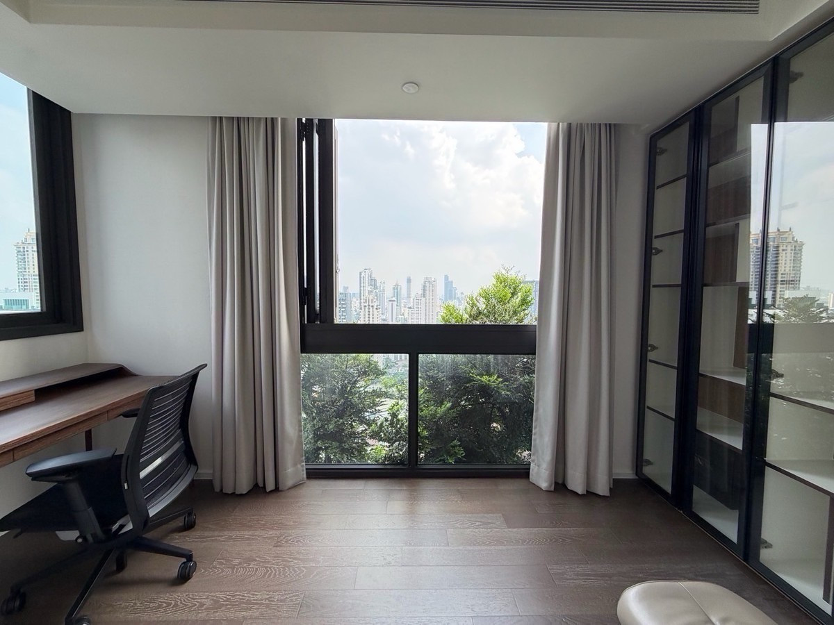 For RentCondoSukhumvit, Asoke, Thonglor : Muniq Sukhumvit 23 pet friendly unit 🐶🐈 3 bedroom 147sqm super rare unit big size for rent only 130,000 please contact 0816878954