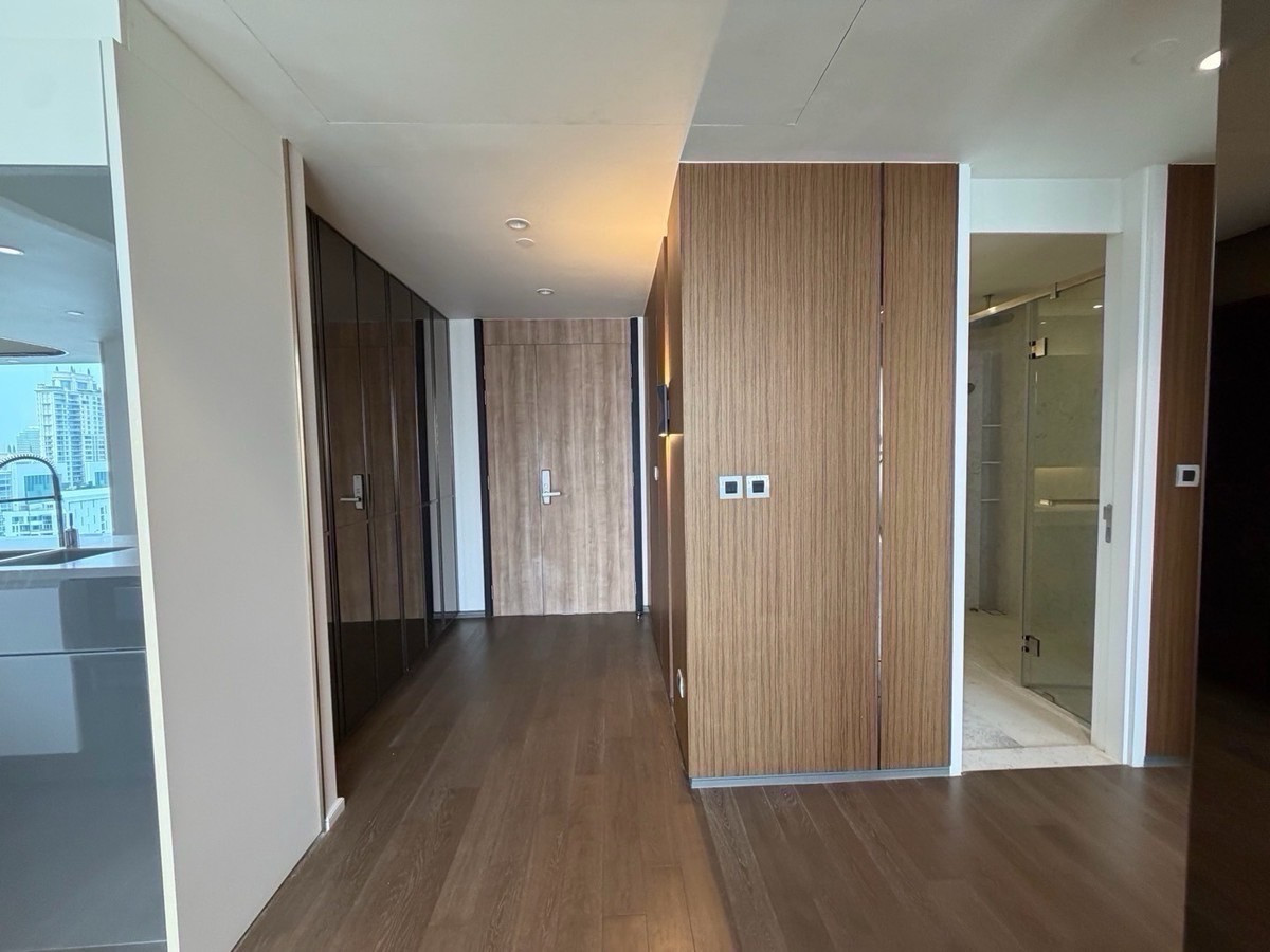For RentCondoSukhumvit, Asoke, Thonglor : Muniq Sukhumvit 23 pet friendly unit 🐶🐈 3 bedroom 147sqm super rare unit big size for rent only 130,000 please contact 0816878954