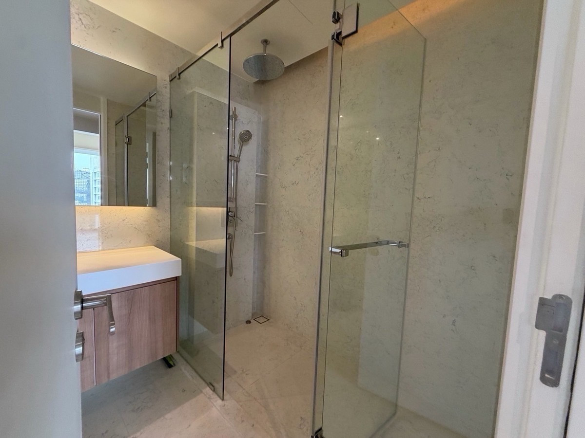 For RentCondoSukhumvit, Asoke, Thonglor : Muniq Sukhumvit 23 pet friendly unit 🐶🐈 3 bedroom 147sqm super rare unit big size for rent only 130,000 please contact 0816878954