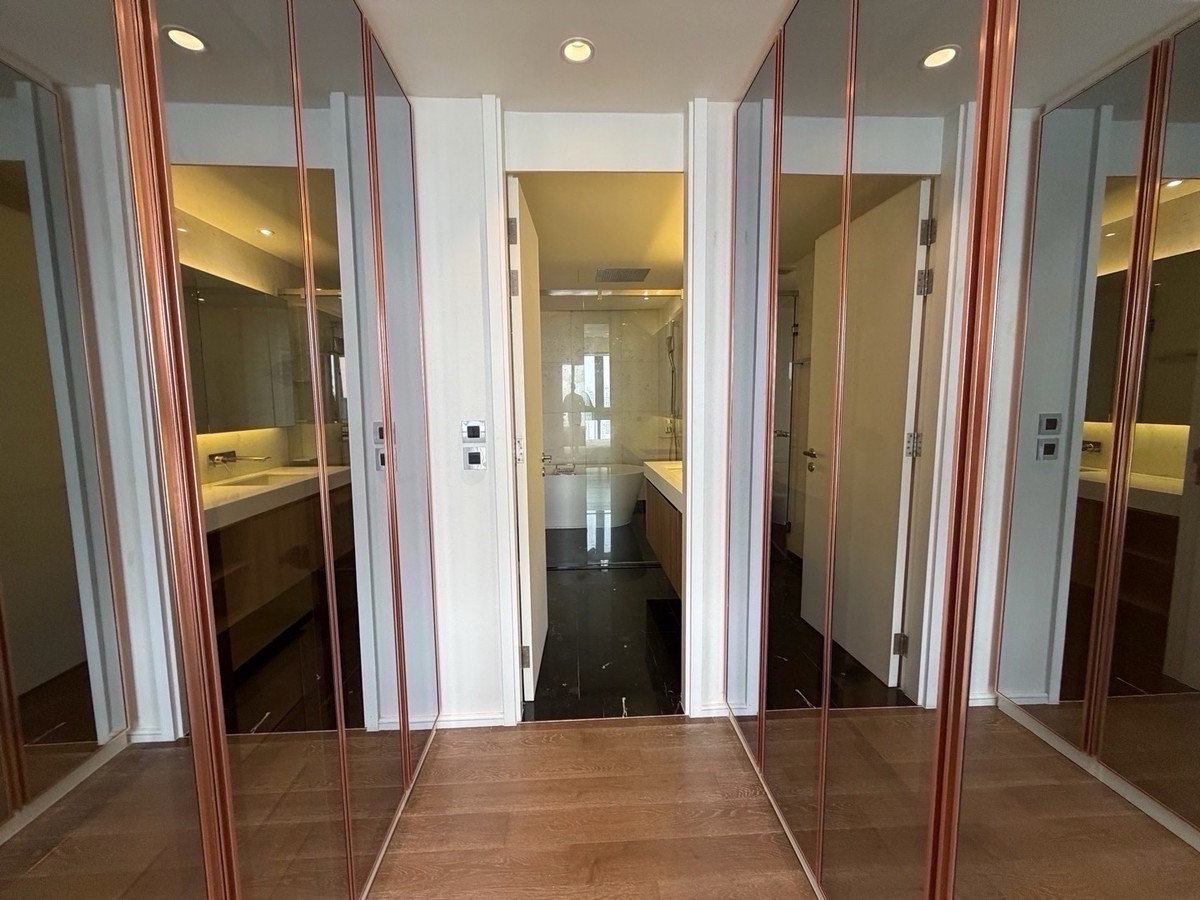 For RentCondoSukhumvit, Asoke, Thonglor : Muniq Sukhumvit 23 pet friendly unit 🐶🐈 3 bedroom 147sqm super rare unit big size for rent only 130,000 please contact 0816878954