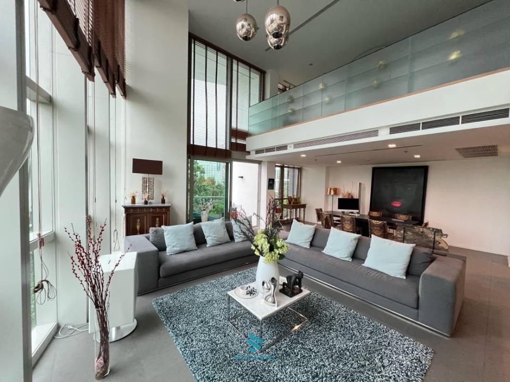 ขายคอนโดวงเวียนใหญ่ เจริญนคร : For sale : Duplex unit... The River type 4 bed Garden and pool view close to Icon saim ,Sathorn RD.