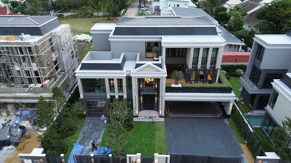 ขายบ้านพัฒนาการ ศรีนครินทร์ : #หลุดจอง (แปลงใหญ่สุด/แต่งครบ) CONNOISSEUR คอนนาเซอร์ พัฒนาการ  10 ที่จอด 
บ้านหรู 3ชั้น   แบบ 5 ห้องนอนl 7 ห้องน้ำ พร้อมที่จอด super car และ swimming pool