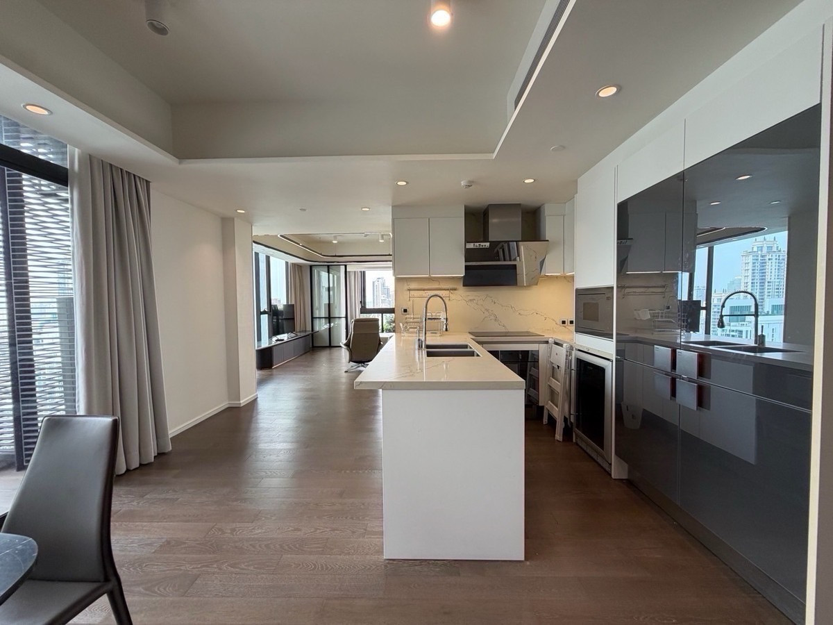 For RentCondoSukhumvit, Asoke, Thonglor : Muniq Sukhumvit 23 pet friendly unit 🐶🐈 3 bedroom 147sqm super rare unit big size for rent only 130,000 please contact 0816878954