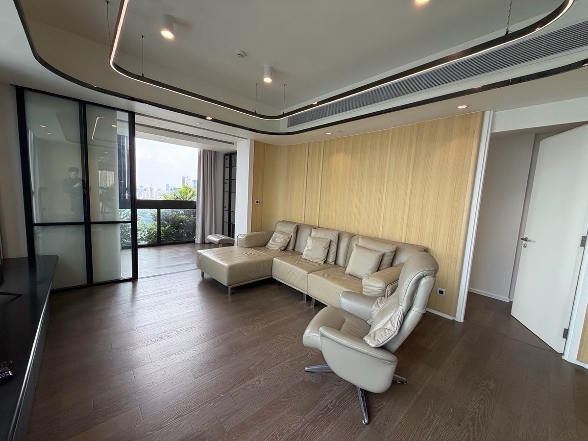 For RentCondoSukhumvit, Asoke, Thonglor : Muniq Sukhumvit 23 pet friendly unit 🐶🐈 3 bedroom 147sqm super rare unit big size for rent only 130,000 please contact 0816878954