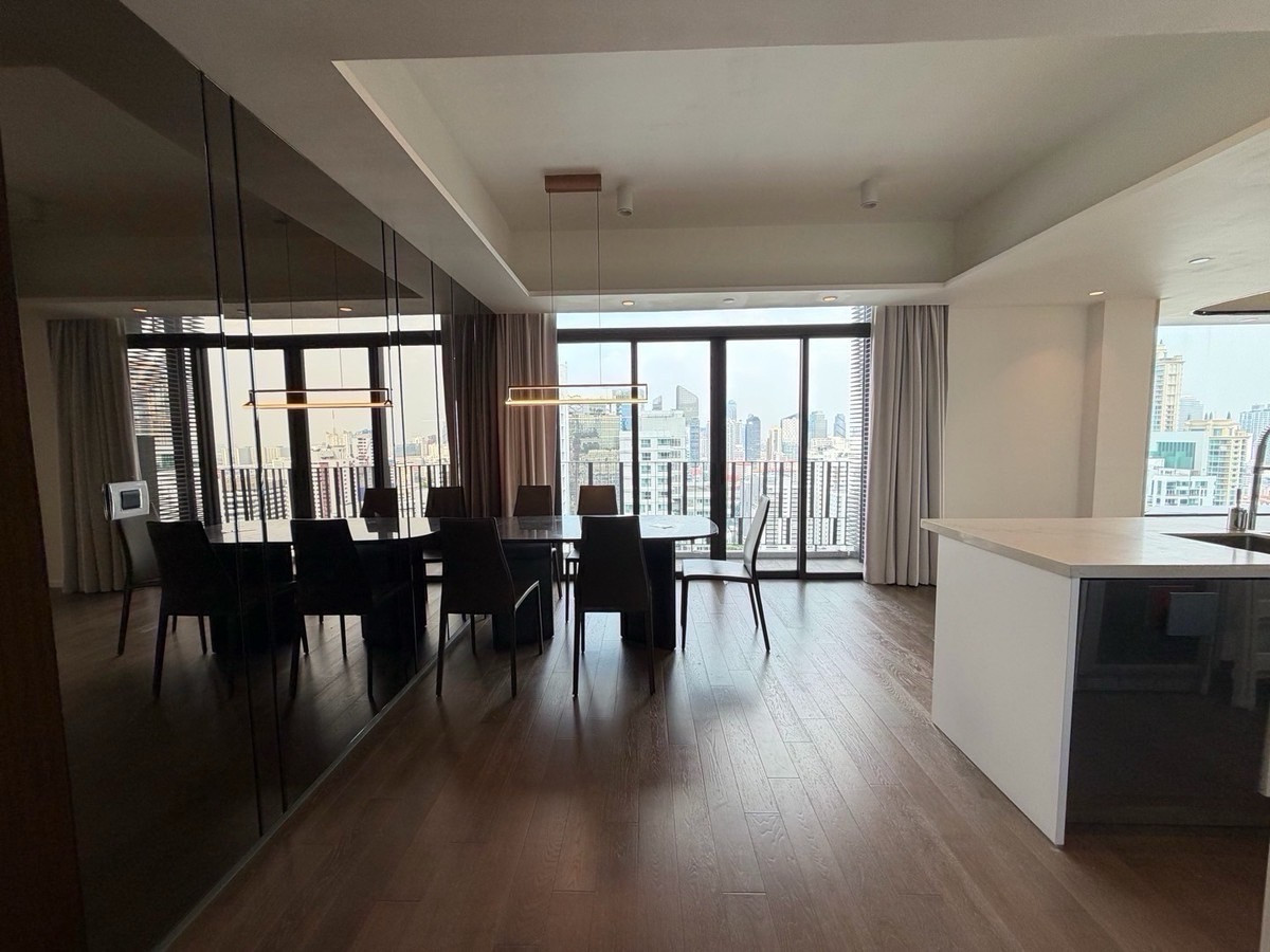 For RentCondoSukhumvit, Asoke, Thonglor : Muniq Sukhumvit 23 pet friendly unit 🐶🐈 3 bedroom 147sqm super rare unit big size for rent only 130,000 please contact 0816878954