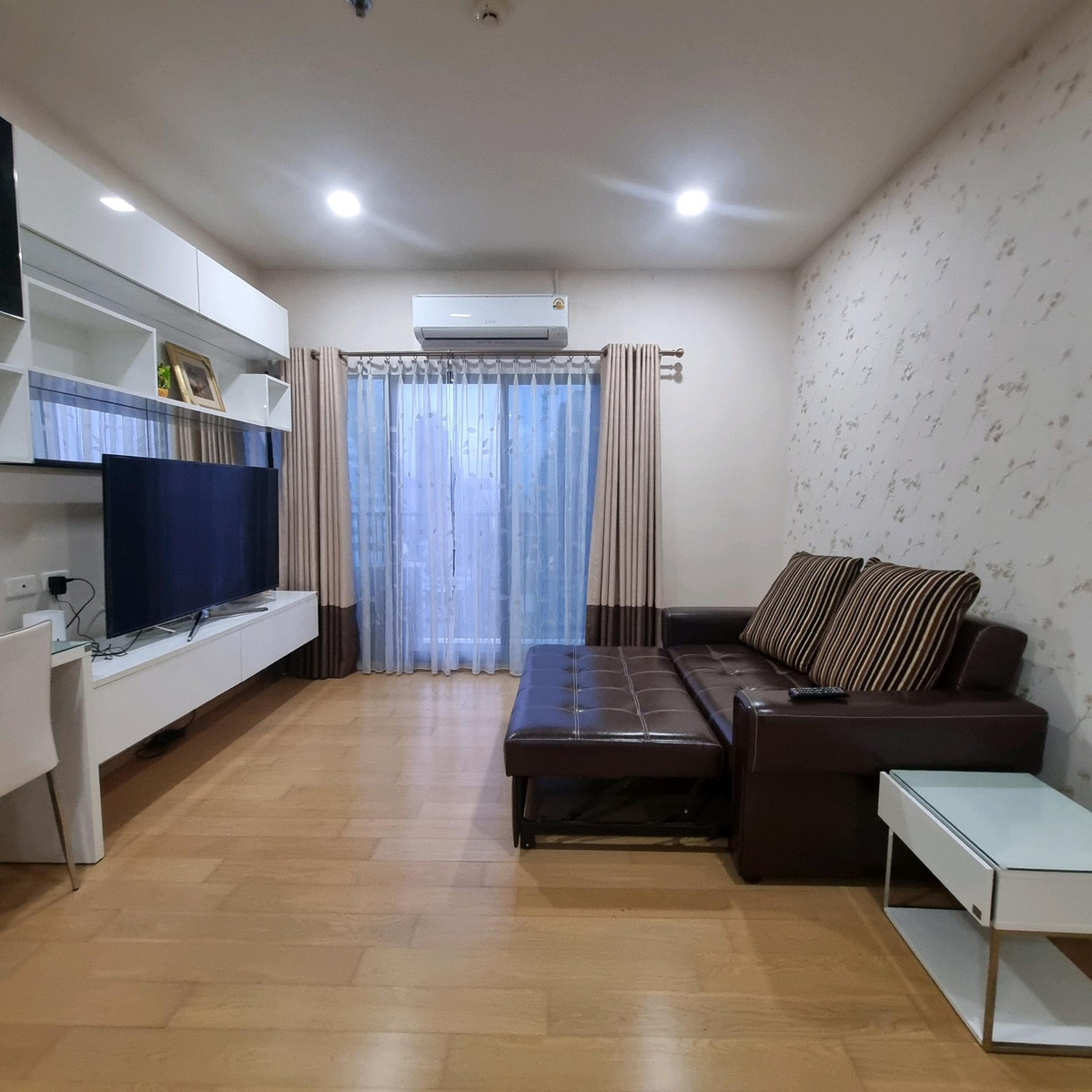 For RentCondoAri,Anusaowaree : for rent noble reform bts aree only 29000-please add line paolin10928242499