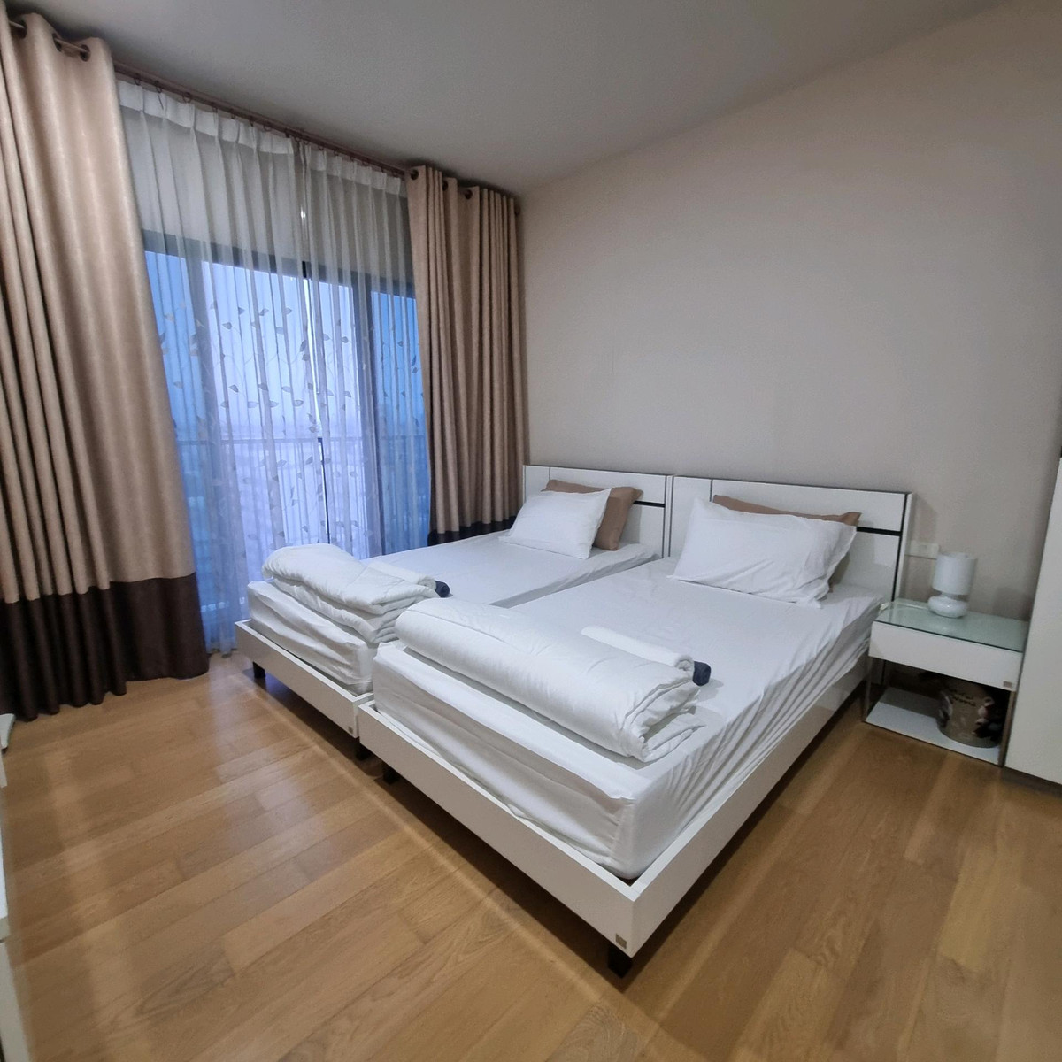 For RentCondoAri,Anusaowaree : for rent noble reform bts aree only 29000-please add line paolin10928242499