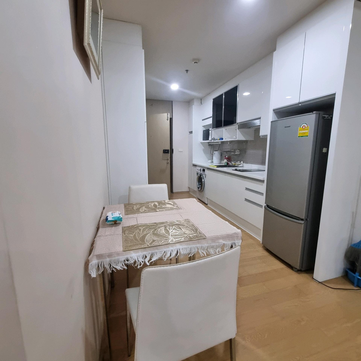 For RentCondoAri,Anusaowaree : for rent noble reform bts aree only 29000-please add line paolin10928242499