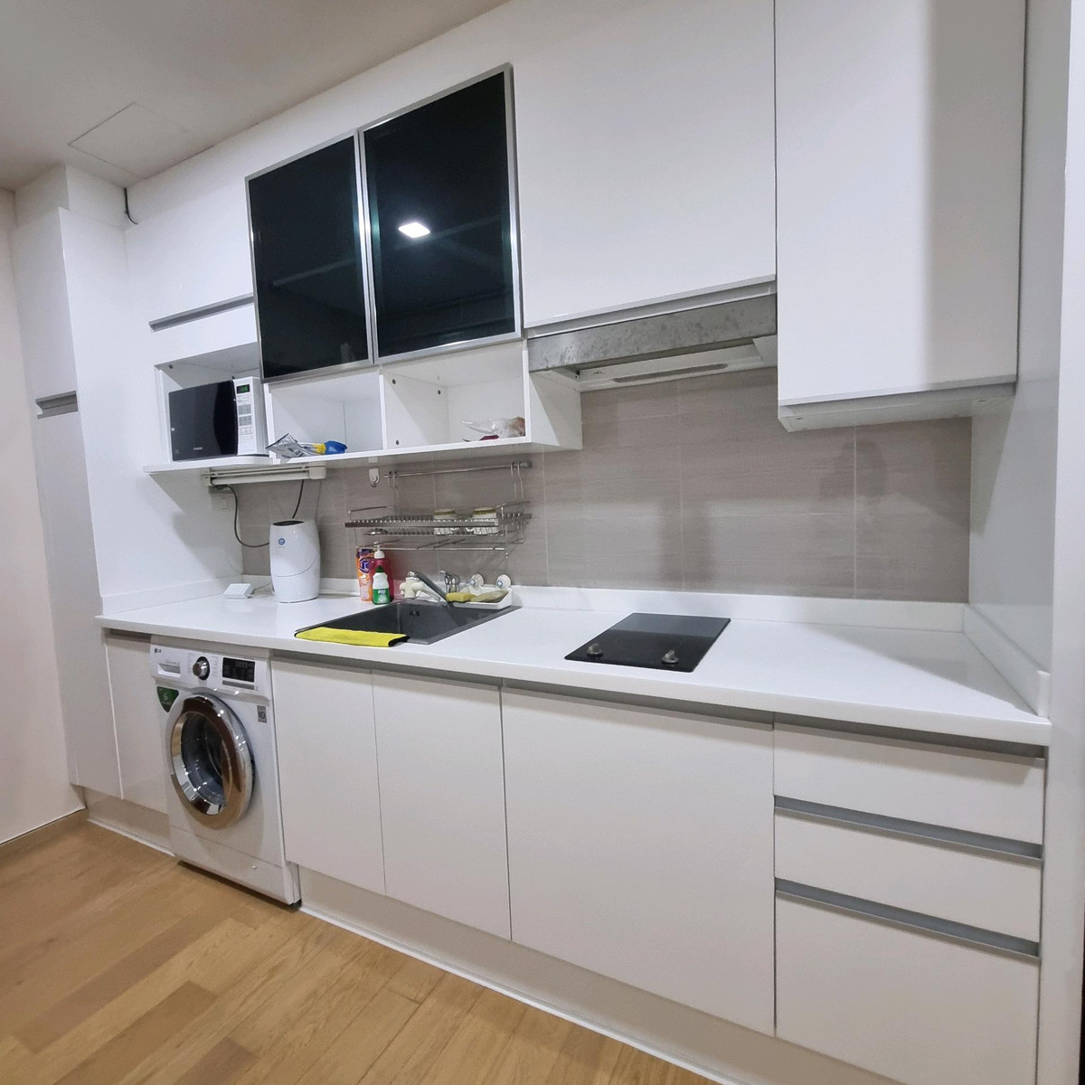 For RentCondoAri,Anusaowaree : for rent noble reform bts aree only 29000-please add line paolin10928242499