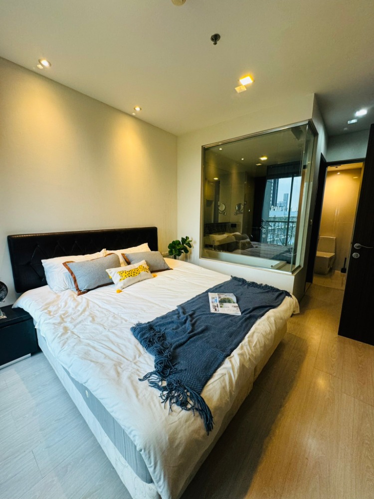 For SaleCondoOnnut, Udomsuk : Luxury condo for sale Rhythm Sukhumvit 44/1 Rhythm Sukhumvit 44/1 next to BTS Phra Khanong, beautifully decorated, ready to move in, best price in the project! 45.23 square meters, 6th floor, garden view, quiet, shady