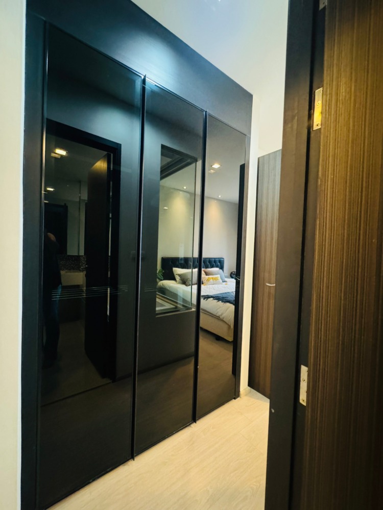 For SaleCondoOnnut, Udomsuk : Luxury condo for sale Rhythm Sukhumvit 44/1 Rhythm Sukhumvit 44/1 next to BTS Phra Khanong, beautifully decorated, ready to move in, best price in the project! 45.23 square meters, 6th floor, garden view, quiet, shady