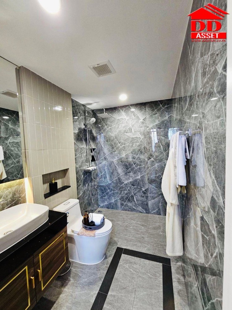 For SaleHome OfficePattanakan, Srinakarin : For sale: 3.5-storey home office, Chanyada Biz Place, Srinakarin - On Nut, Chaloem Prakiat Rama 9, new project, near Paradise Park shopping mall, code: T8094