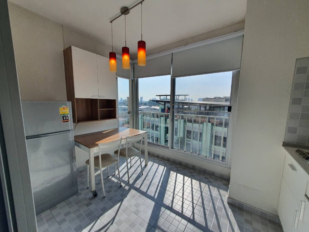 ขายคอนโดเกษตรศาสตร์ รัชโยธิน : ให้เช่า / ขายขาดทุน !!! คอนโด เซ็นทริค ซีน รัชวิภา 42 ตรม ห้องสวย สภาพดี พร้อมอยู่ ใกล้ ฺBTS วงศ์สว่าง