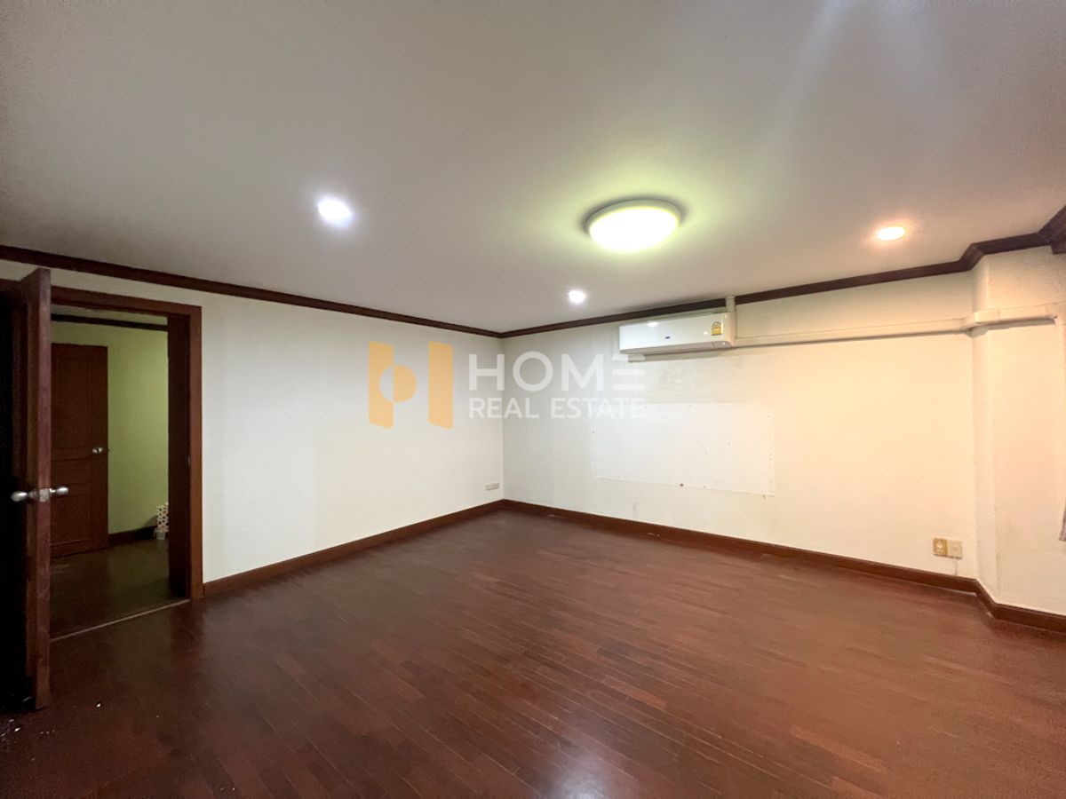 ขายคอนโดสุขุมวิท อโศก ทองหล่อ : ห้องใหญ่ ติด BTS ✨ Acadamia Grand Tower / 2 Bedrooms (FOR SALE), อคาเดเมีย แกรนด์ ทาวเวอร์ / 2 ห้องนอน (ขาย) PINP120