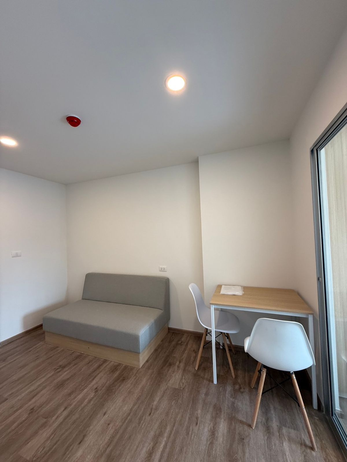 For RentCondoSamut Prakan,Samrong : Condo for rent Sena Kith Sri Dan, new room with complete electrical appliances and furniture