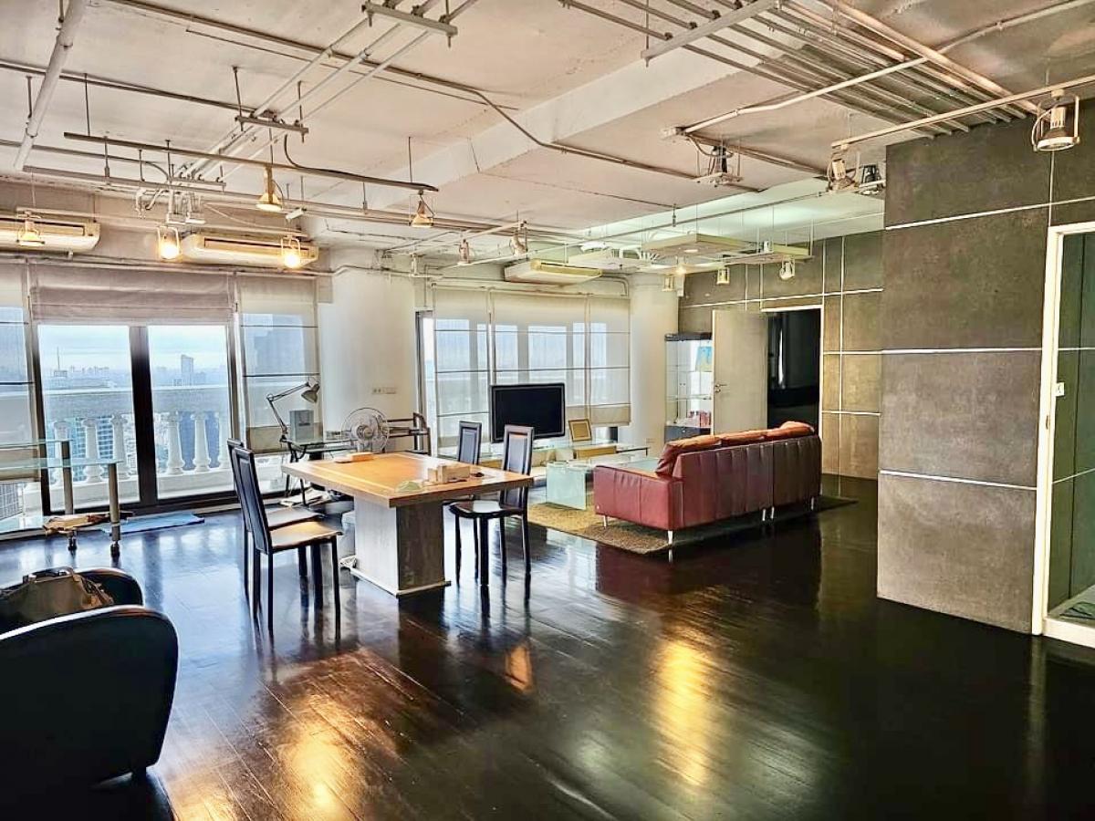 For SaleCondoSilom, Saladaeng, Bangrak : 📢👇The Exclusive Luxury Private Residence with Chao-Phaya River, Sunset View in, 3 Balconies, Outdoor Jacuzzi, Located in the Prime Location at Silom, Oposite Robinson D