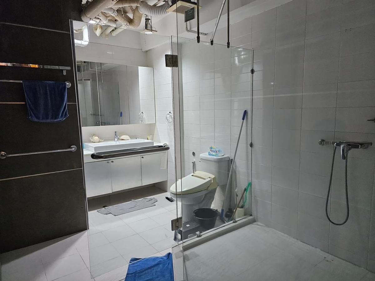 For SaleCondoSilom, Saladaeng, Bangrak : 📢👇The Exclusive Luxury Private Residence with Chao-Phaya River, Sunset View in, 3 Balconies, Outdoor Jacuzzi, Located in the Prime Location at Silom, Oposite Robinson D