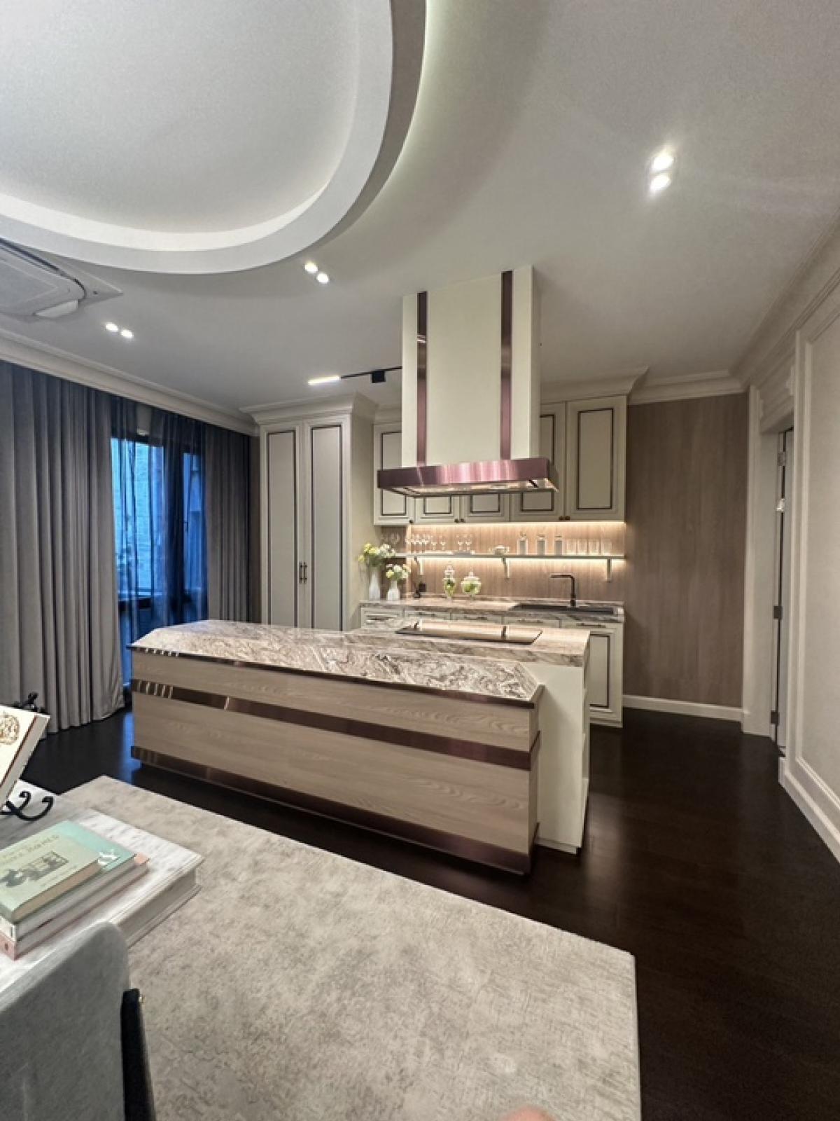 ขายบ้านเลียบทางด่วนรามอินทรา : 📢👇 บ้านสุดหรู พร้อมสระว่ายน้ำส่วนตัว สวนบนดาดฟ้า ขับ supercar เข้ามาจอดในห้องนั่งเล่นส่วนตัวได้  * Supercar Garage (ที่จอดรถในบ้านแบบติดแอร์)* Mancave Area (พื้นที่พักผ่อนที่เชื่อมกับ Supercar Garageและสระว่ายน้ำ)* Vault Room (ห้องนิรภัย) เดินทางสะดวก