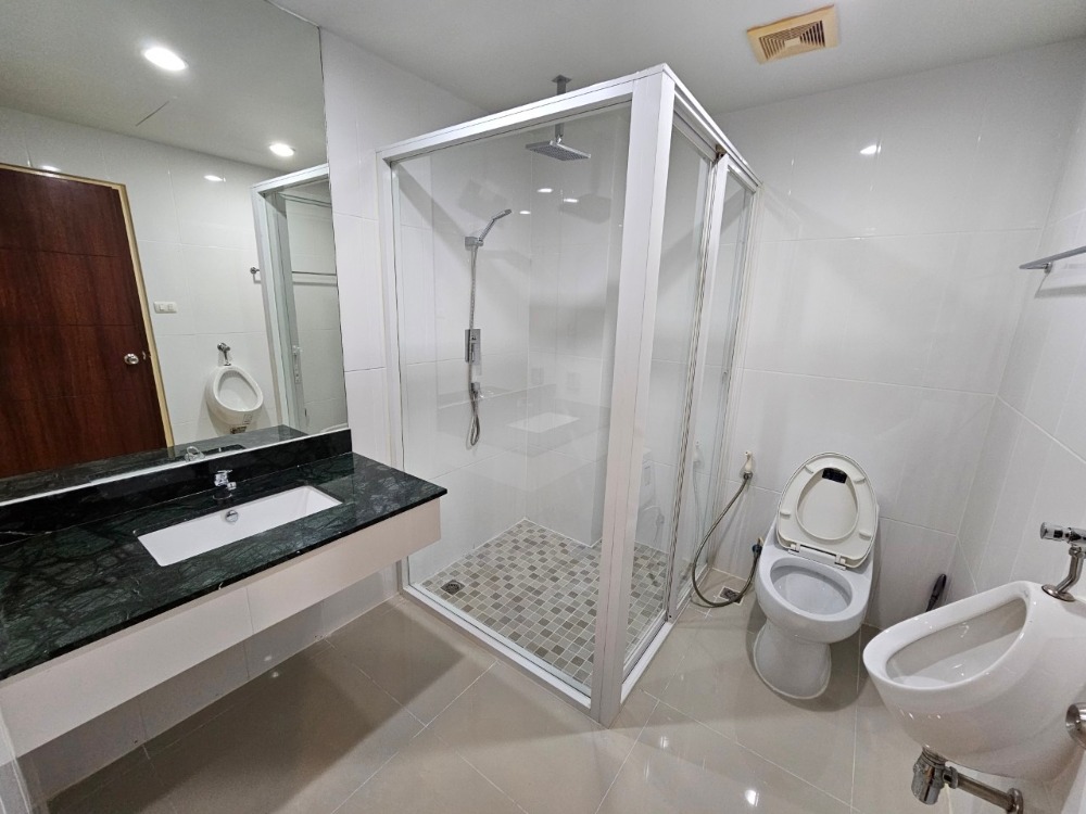 ขายคอนโดวงเวียนใหญ่ เจริญนคร : Tourmaline Gold Sathorn Taksin【𝐒𝐄𝐋𝐋】🔥 คอนโดสไตล์โมเดิร์น ตอบโจทย์ชีวิตสะดวก ใกล้ BTS และสถานีสำคัญ พร้อมอยู่ 🔥 ติดต่อไลน์ไอดี: @hacondo