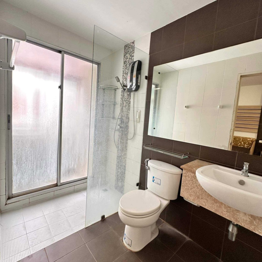 ขายทาวน์โฮมเกษตร นวมินทร์ ลาดปลาเค้า : S-TPVKN101  ขายทาวน์โฮม หมู่บ้านทาวน์พลัส เกษตร-นวมินทร์ ซอย13 ขนาด 20 ตรว. 3ชั้น พื้นที่ใช้สอย 300 ตรม. 3นอน 3น้ำ 5.356 ล้าน 064-959-8900