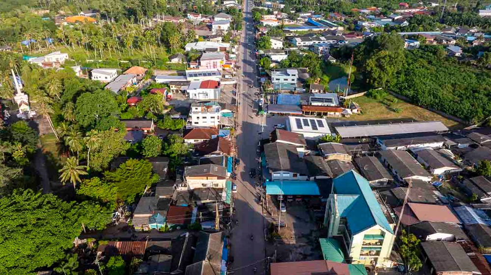 ขายที่ดินชุมพร : ขายที่ดินติดทะเล ชุมพร บางมะพร้าว หลังสวน ชายทะเลหมู่ 12 เนี้อที่ 4 ไร่