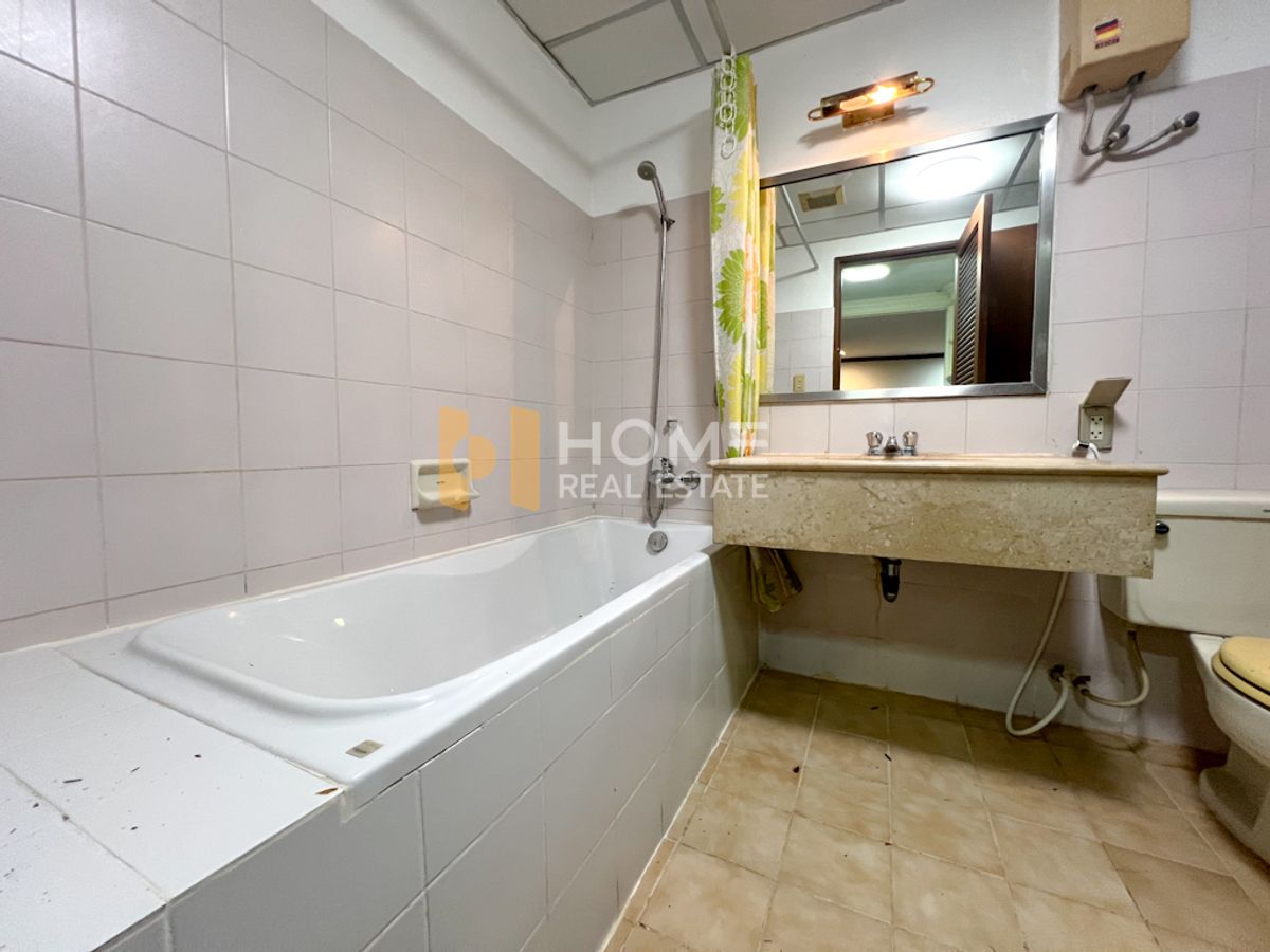 ขายคอนโดสุขุมวิท อโศก ทองหล่อ : ห้องใหญ่ ติด BTS ✨ Acadamia Grand Tower / 2 Bedrooms (FOR SALE), อคาเดเมีย แกรนด์ ทาวเวอร์ / 2 ห้องนอน (ขาย) PINP120