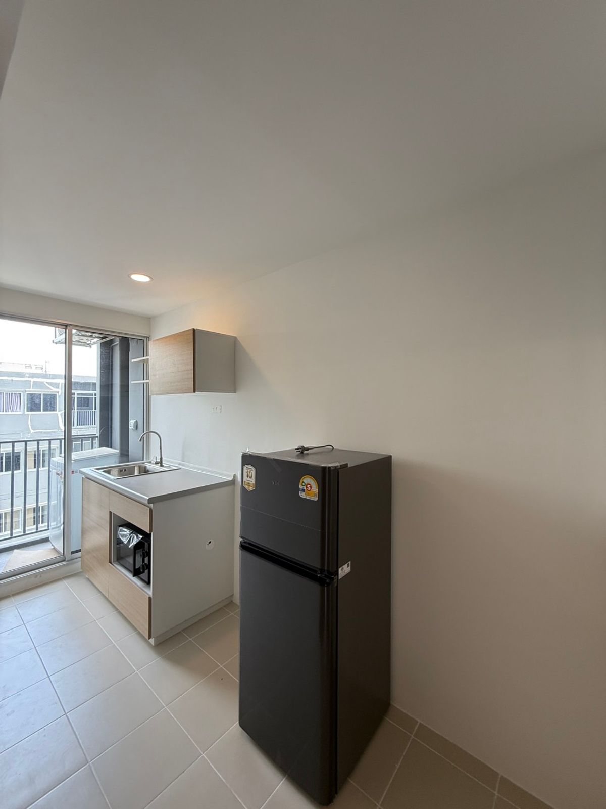 For RentCondoSamut Prakan,Samrong : Condo for rent Sena Kith Sri Dan, new room with complete electrical appliances and furniture