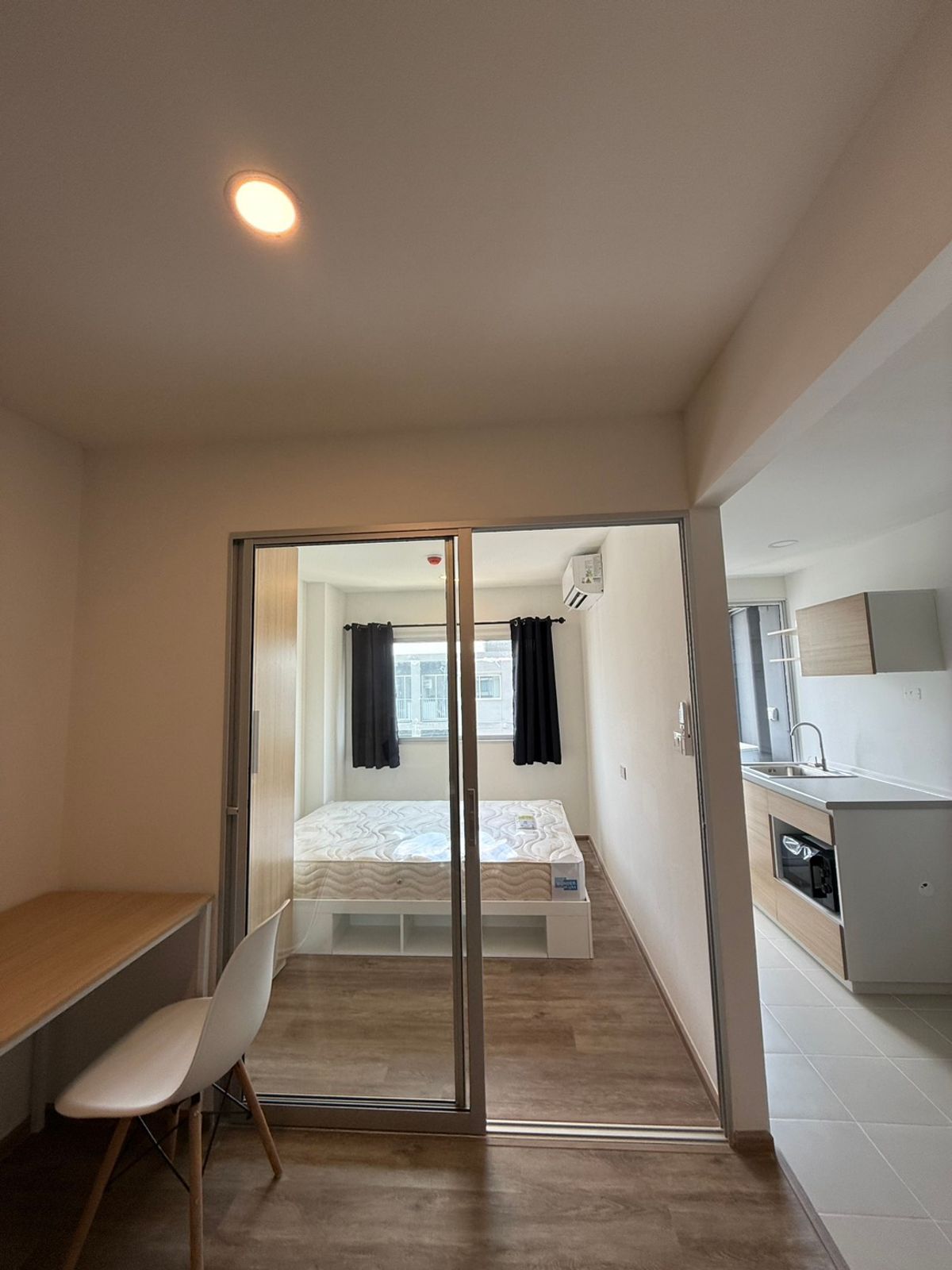 For RentCondoSamut Prakan,Samrong : Condo for rent Sena Kith Sri Dan, new room with complete electrical appliances and furniture