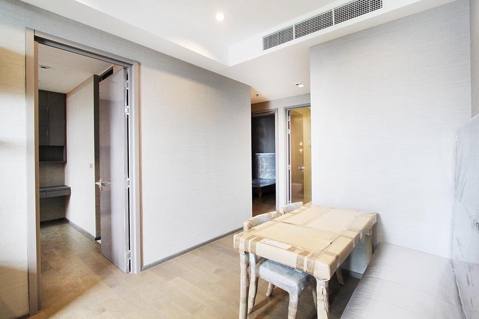 ขายคอนโดสาทร นราธิวาส : for Sale condo The Diplomat Sathon Bath (S15-6980S)