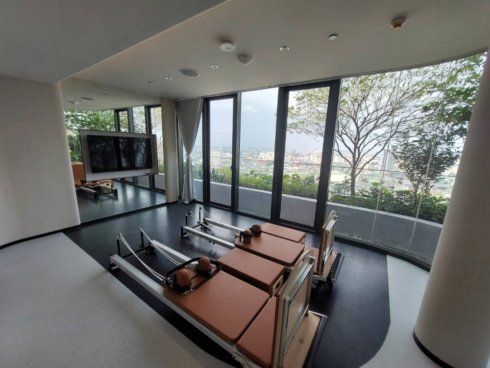 ขายคอนโดวงเวียนใหญ่ เจริญนคร : ขาย Reference สาทร–วงเวียนใหญ่ คอนโดพร้อมอยู่ เพียง130 ม. จาก BTS วงเวียนใหญ่ เริ่ม 3.69 ลบ.*