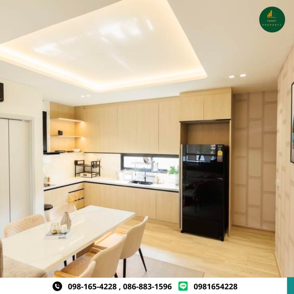 ขายบ้านสมุย สุราษฎร์ธานี : ขายบ้านแฝด 2 ชั้น Modern Luxury Style  โครงการ “ Alisa First – Class “ เดินทางสะดวก ติดถนนสายเอเชีย จุดศูนย์กลางคมนาคมหลัก ใกล้ทั้งสนามบิน และ สถานีรถไฟสุราษฎร์ธานี ลงตัวทั้งความหรูหรา ความอบอุ่น ที่ทันสมัยด้วย Smarthome