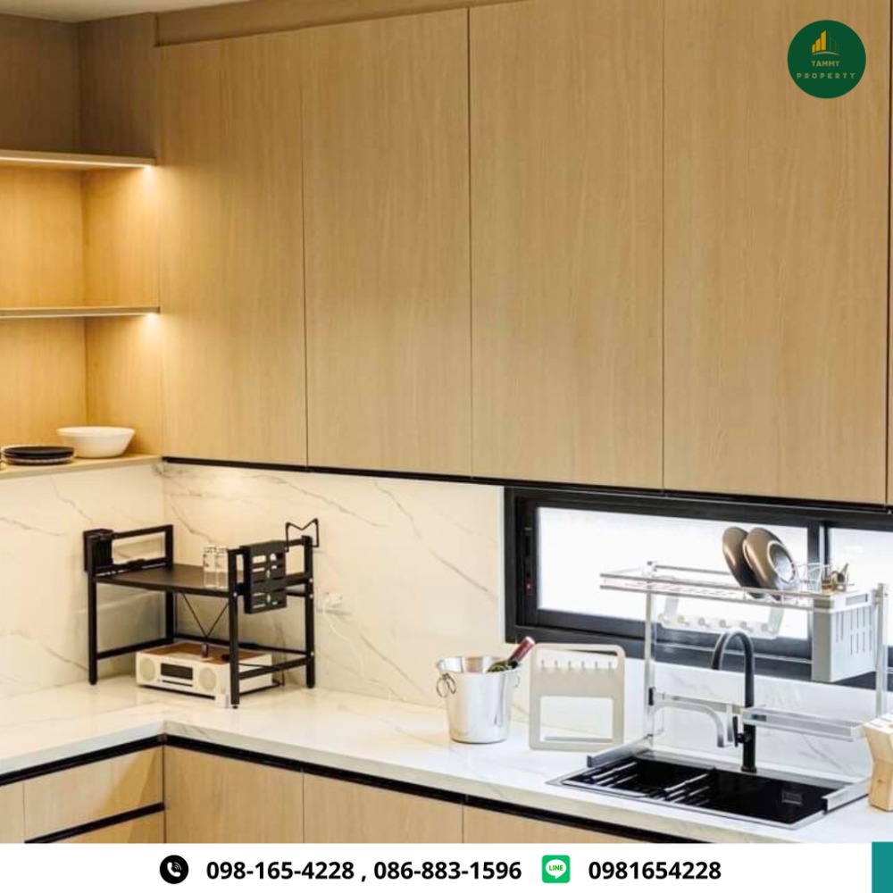 ขายบ้านสมุย สุราษฎร์ธานี : ขายบ้านแฝด 2 ชั้น Modern Luxury Style  โครงการ “ Alisa First – Class “ เดินทางสะดวก ติดถนนสายเอเชีย จุดศูนย์กลางคมนาคมหลัก ใกล้ทั้งสนามบิน และ สถานีรถไฟสุราษฎร์ธานี ลงตัวทั้งความหรูหรา ความอบอุ่น ที่ทันสมัยด้วย Smarthome