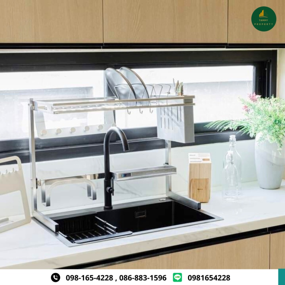 ขายบ้านสมุย สุราษฎร์ธานี : ขายบ้านแฝด 2 ชั้น Modern Luxury Style  โครงการ “ Alisa First – Class “ เดินทางสะดวก ติดถนนสายเอเชีย จุดศูนย์กลางคมนาคมหลัก ใกล้ทั้งสนามบิน และ สถานีรถไฟสุราษฎร์ธานี ลงตัวทั้งความหรูหรา ความอบอุ่น ที่ทันสมัยด้วย Smarthome