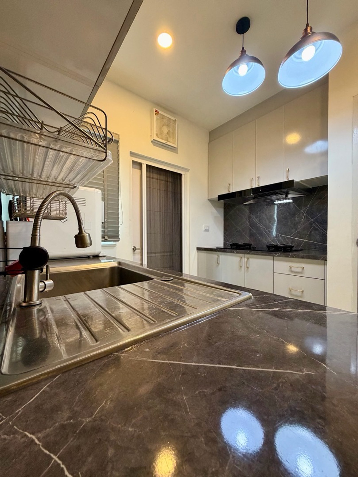 ให้เช่าบ้านปทุมธานี รังสิต ธรรมศาสตร์ : 📍เช่า 𝗖𝗲𝗻𝘁𝗿𝗼 𝗣𝗵𝗮𝗵𝗼𝗹-𝗩𝗶𝗯𝗵𝗮𝘃𝗮𝗱𝗶 𝟮 เซนโทร พหลฯ-วิภาวดี 2